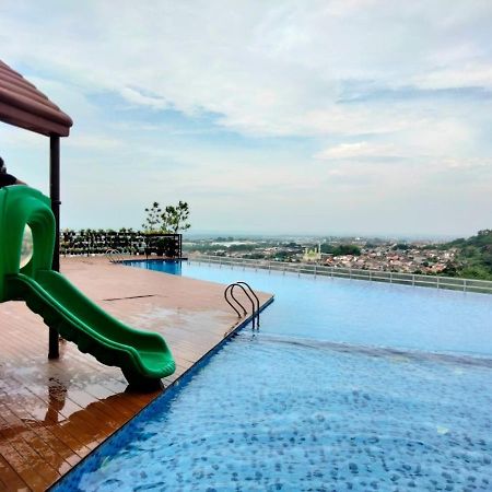 Amartha View Apartement Tambakaji Bagian luar foto
