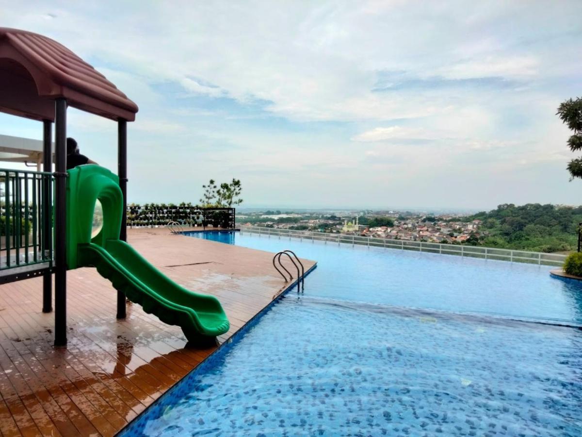 Amartha View Apartement Tambakaji Bagian luar foto