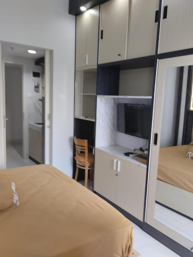 Amartha View Apartement Tambakaji Bagian luar foto
