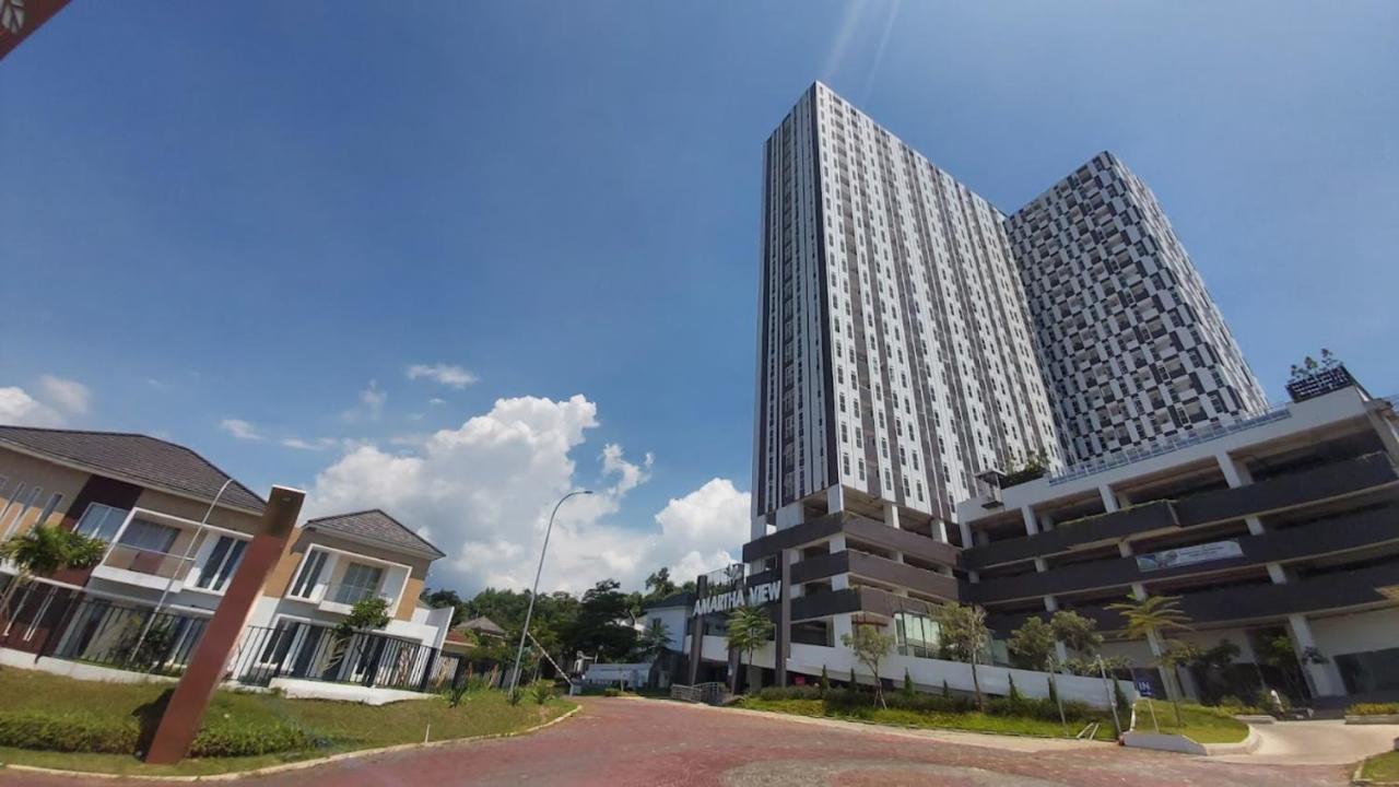 Amartha View Apartement Tambakaji Bagian luar foto