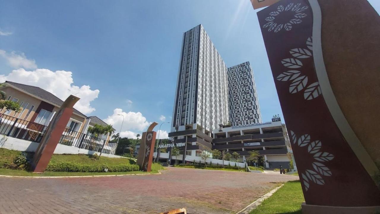 Amartha View Apartement Tambakaji Bagian luar foto