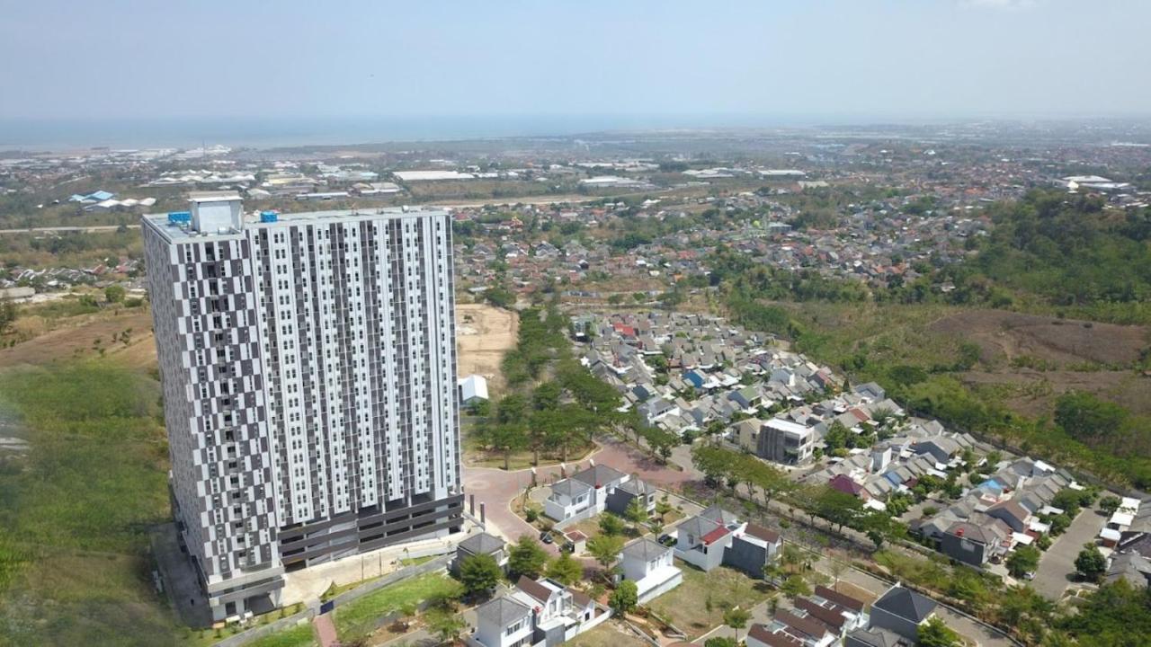 Amartha View Apartement Tambakaji Bagian luar foto